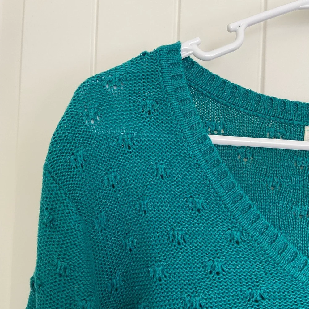 NWOT Studio Works women’s teal dotted‎ knit v-neck sweater large